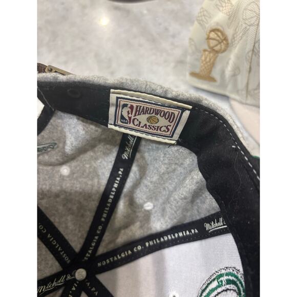 Mitchell & Ness NBA Hardwood Classics Boston Celtics Wool Hat Leather Strapback - Picture 4 of 5